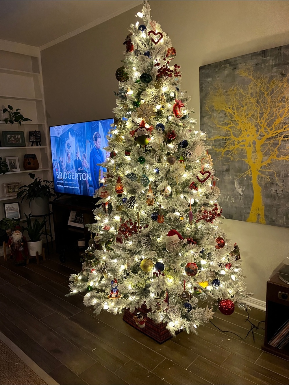 7.5’ Christmas Tree - Prelit/Flocked